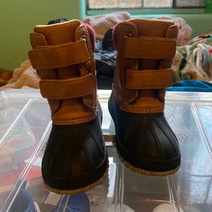 Gap snow boots